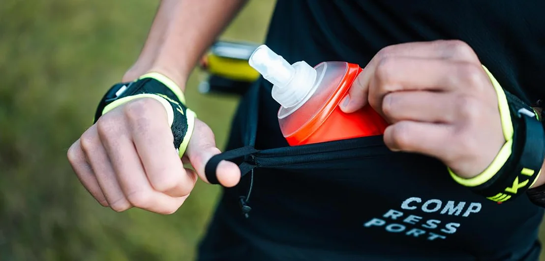 COMPRESSPORT Free Belt & Free Belt Pro Gürtel für Laufen, Radfahren, Klettern - Ultra-Leicht - Sehr Atmungsaktiv - Weiche Fasern - Kein Wackeln