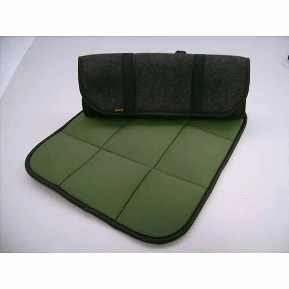 Akah faltbares Sitzkissen – hergestellt aus starkem Neopren und österreichischem Pischl-Loden.