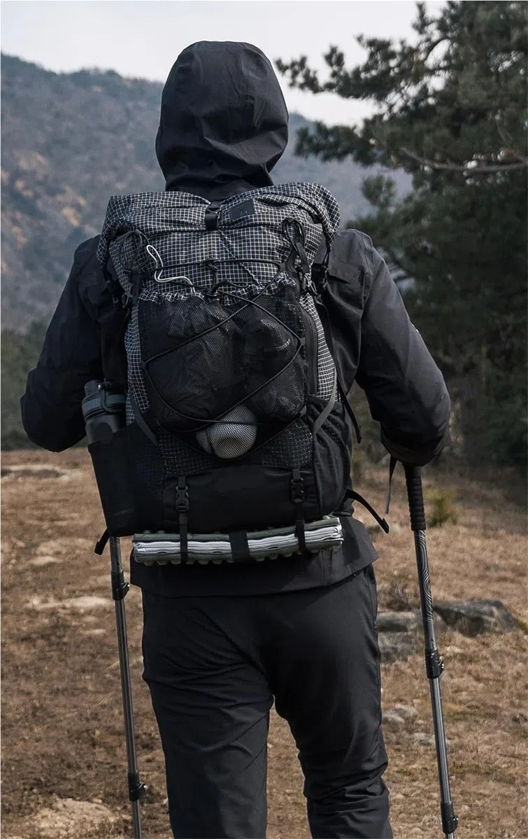 Outdoor-Rucksack Rucksack Leichter Bergsteiger-Wanderrucksack Outdoor-Sport 30+5L Atmungsaktive wasserdichte Tasche