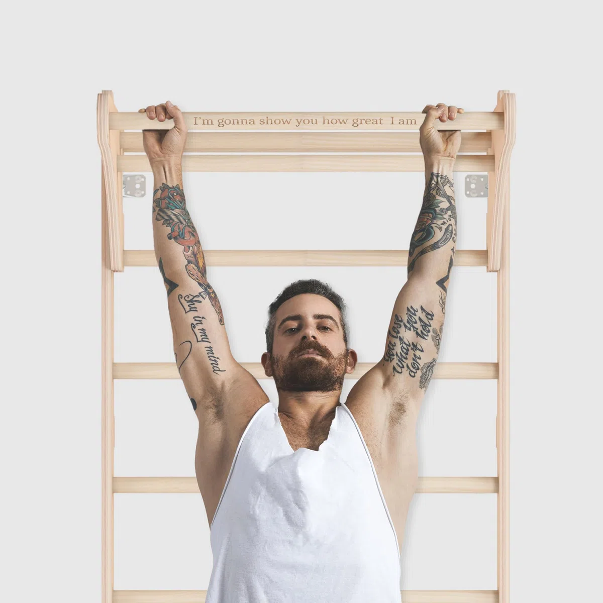 MAMOI Sprossenwand mit Klimmzugstange für Erwachsene (230 cm), Holz-Kletterwand, Multifunktionales Fitnessgerät, Kletterleiter für Erwachsene mit Option zur Personalisierung, 100% ECO, Made in EU