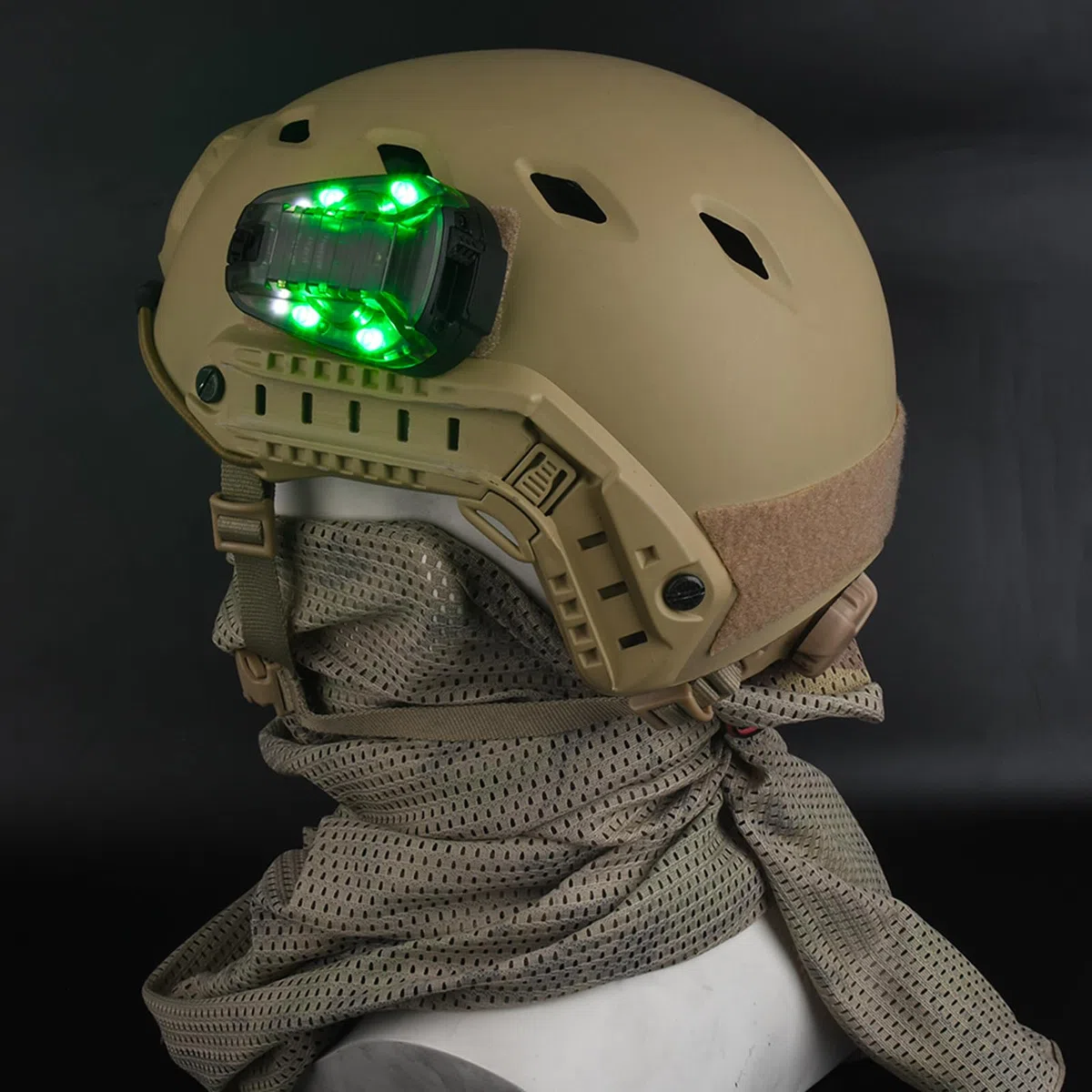 Taktische Helmsignallichter Grün und IR Stroboskoplicht Militär Überlebenslicht mit Magic Tape Unterstützung Schnelles Helmzubehör (Grün)