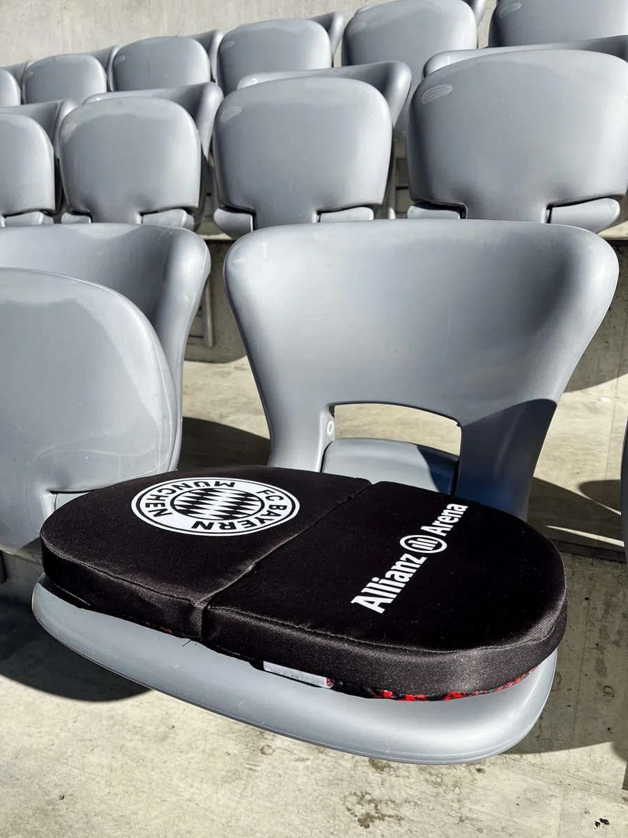 FC Bayern München I Sitzkissen Arena I Schwarz