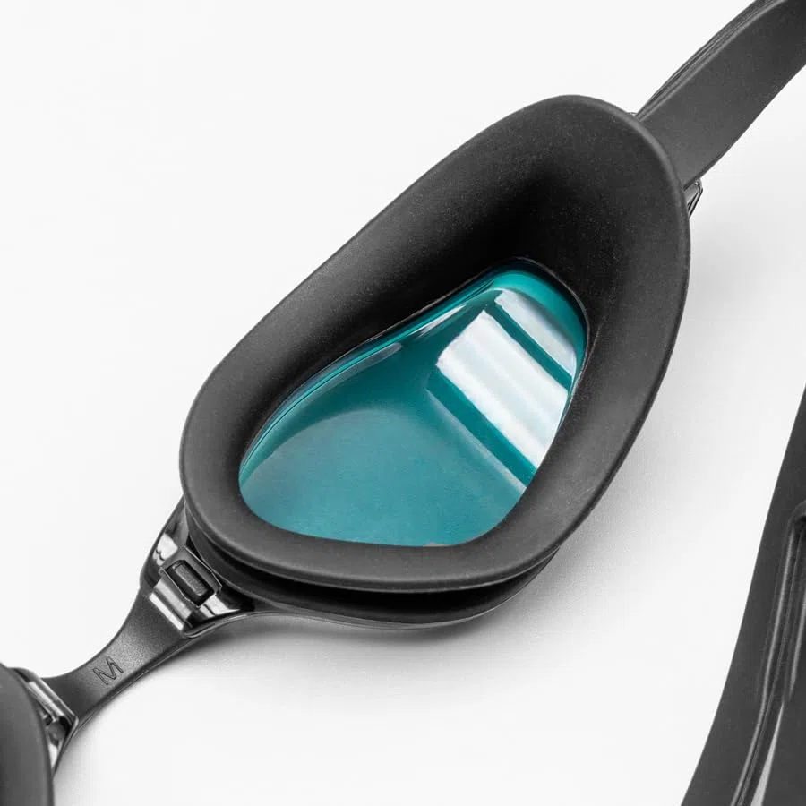 FORZA Schwimmbrille für Erwachsene Basic – Antibeschlag- und UV-Schutz – Auslaufsichere Schwimmbrille mit anpassbarer Passform
