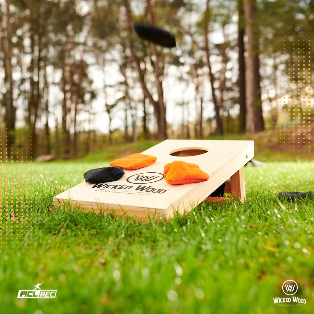 Cornhole Set Mini - Wicked Wood - 60x30cm - Inklusive Säckchen und Tragetasche