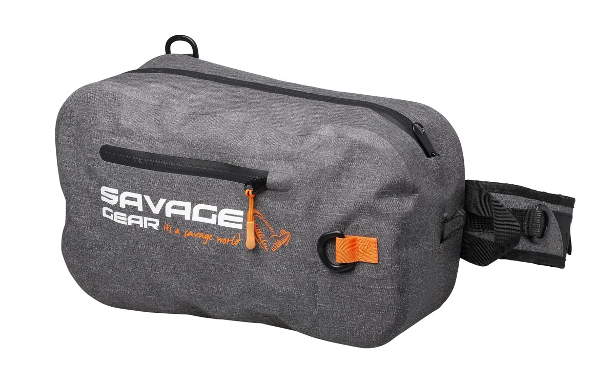 Savage Gear AW Sling Rucksack - Wasserdichter Angelrucksack zum Waten, Köderfischen und für Outdoor-Abenteuer, korrosionsbeständige Reißverschlüsse, ergonomische Tragegurte und Rutenhalterung 13L
